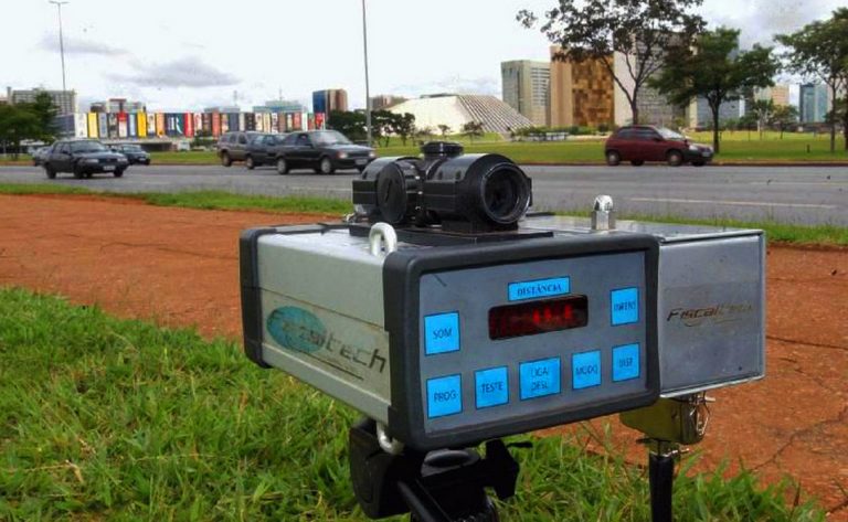 Radar móvel de velocidade