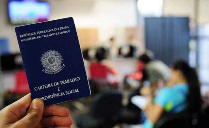 Trabalho - geral - carteira trabalho formal FGTS direitos trabalhistas trabalhador economia empregos