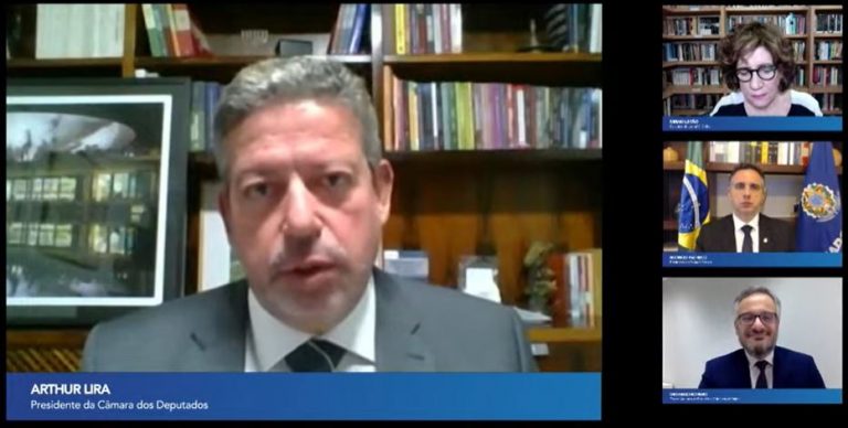 Arthur Lira durante entrevista por videoconferência