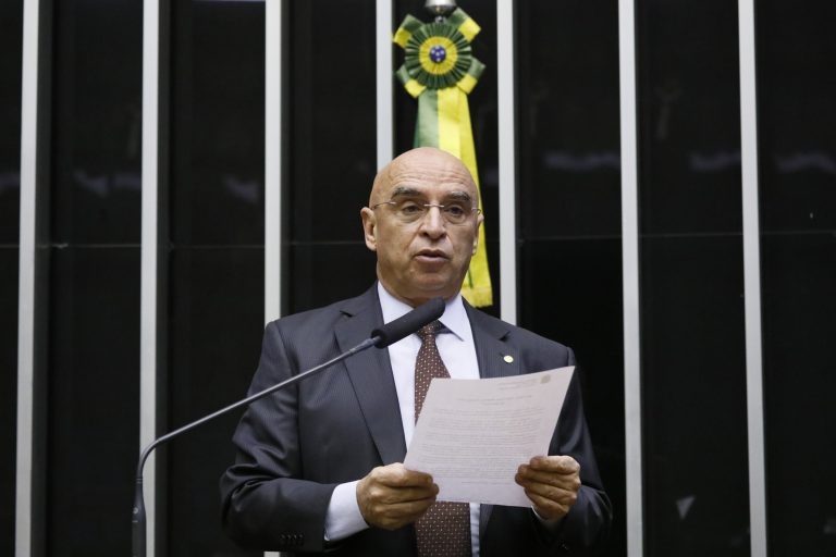 Deputado Mário Heringer discursa no Plenário da Câmara