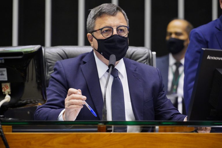 Deputado Danilo Forte no plenário da câmara