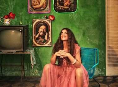 Os forrós e os sambas de Mariana Aydar, no Aplauso