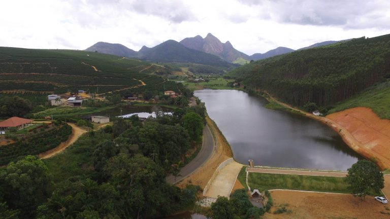 Meio Ambiente - água - recursos hídricos barragens (Barragem Liberdade de Marilândia-ES)