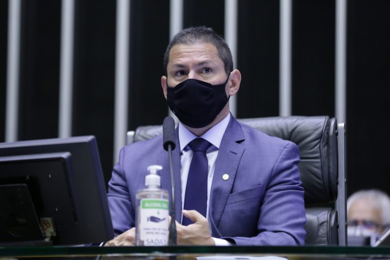 Discussão e votação de propostas. Vice-presidente da Câmara, Marcelo Ramos