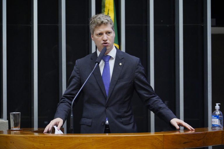 Breves Comunicados. Dep. Marcel van HattemNOVO - RS