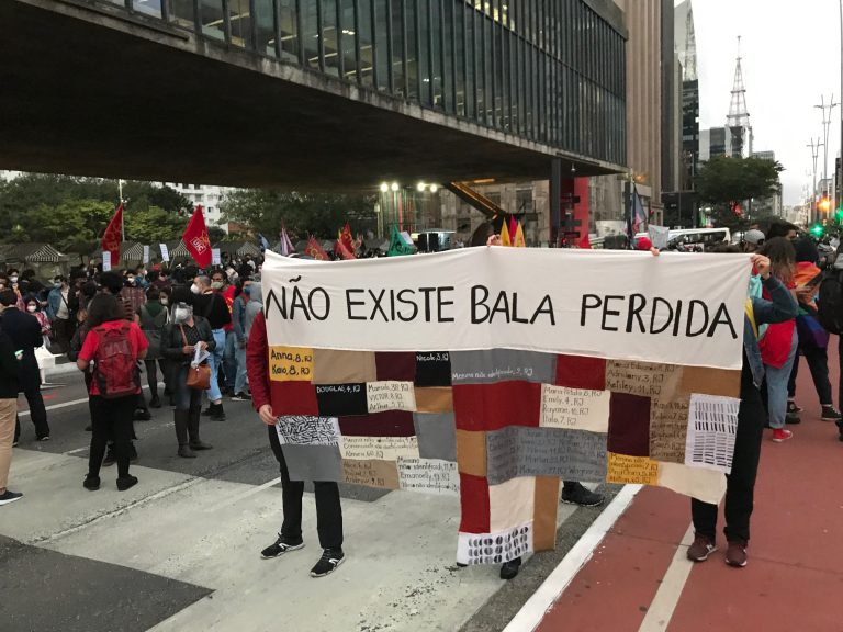 Segurança Pública - Geral - Manifestação em solidariedade ao Jacarezinho – Avenida Paulista - violência - bala perdida - ação policial