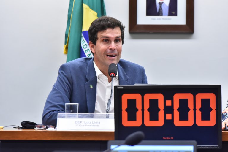Audiência Pública - Transparência, democracia e colégio eleitoral das entidades de administração do desporto. Dep. Luiz LimaPSL - RJ