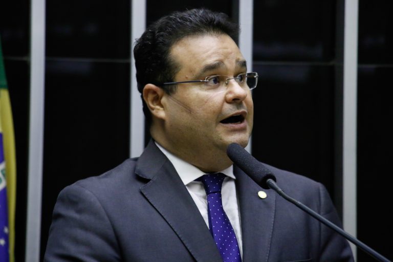 Fabio Trad discursa no plenário