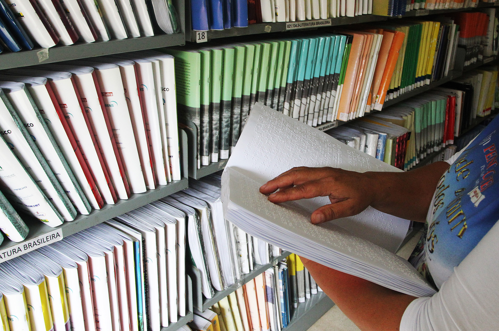 Comissão debate atraso na entrega de livros em braile para estudantes com deficiência visual Comissão debate atraso na entrega de livros em braile para estudantes com deficiência visual