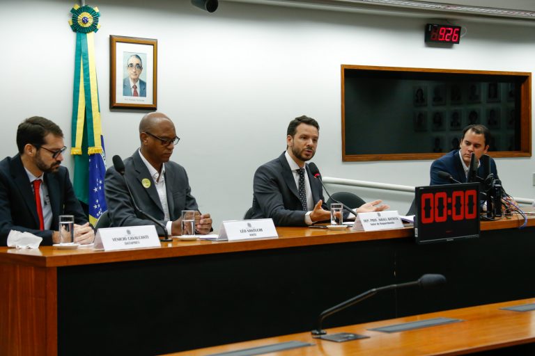 Audiência Pública - Lançamento da Campanha Salve Seus Dados . Dep. Professor Israel Batista PSB - DF ; Tadeu Léo Santuchi Rocha - PRESIDENTE DA ASSOCIAÇÃO NACIONAL DOS EMPREGADOS DA DATAPREV - ANED