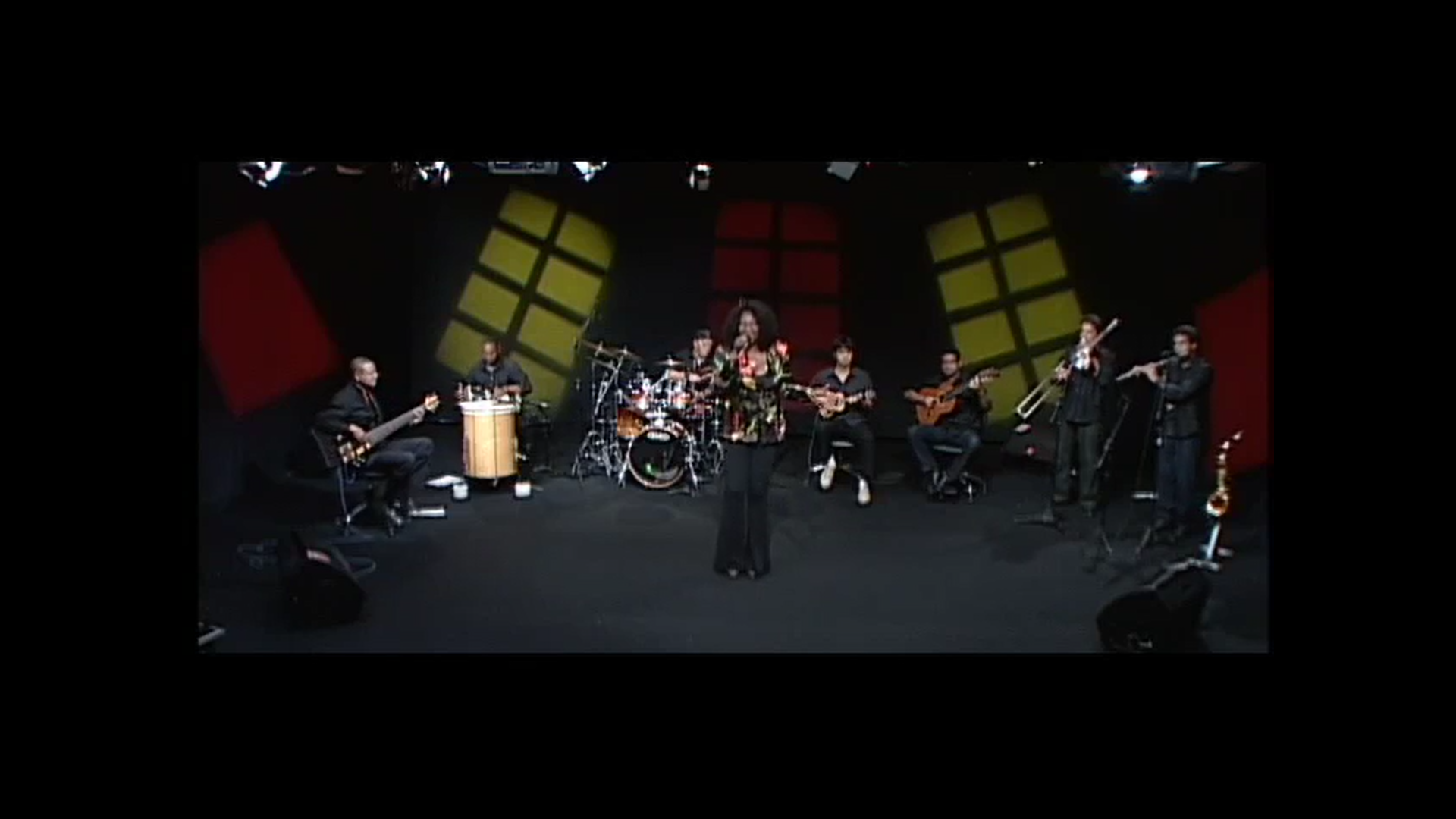 A cantora Dhy Ribeiro se apresenta no Talentos