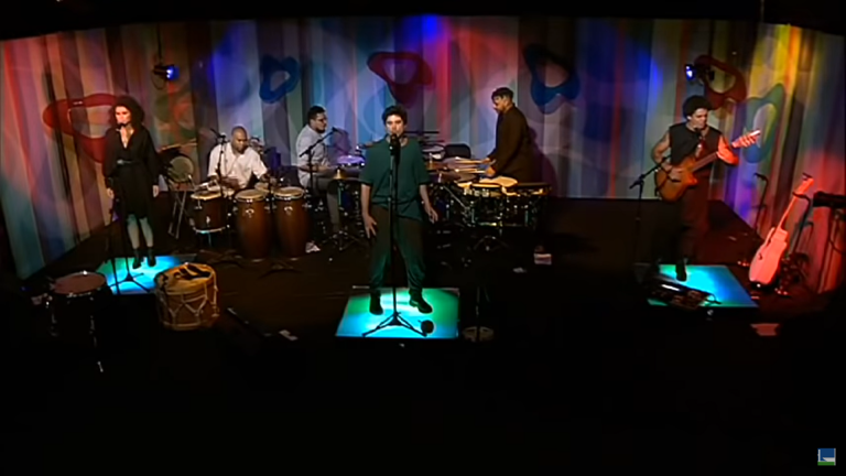 Cordel do Fogo Encantado apresenta canções do disco "Viagem ao Coração do Sol"