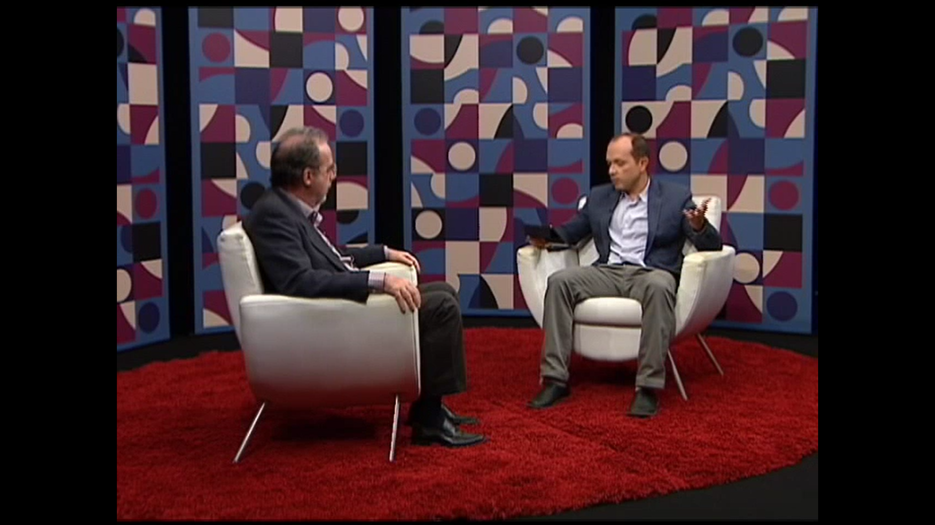 Cientista político Jorge Zaverucha conversa sobre as relações entre civis e militares