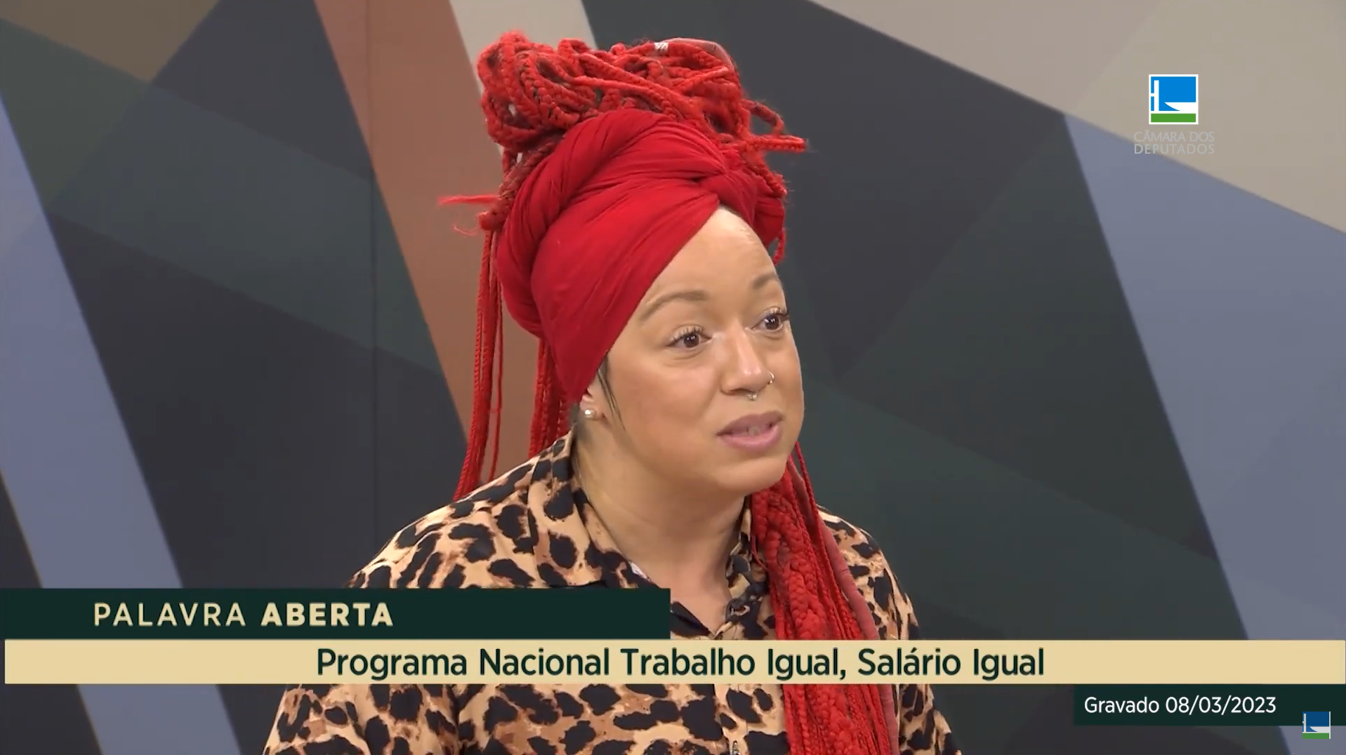 Daiana Santos propõe criação do Programa Nacional Trabalho Igual, Salário Igual