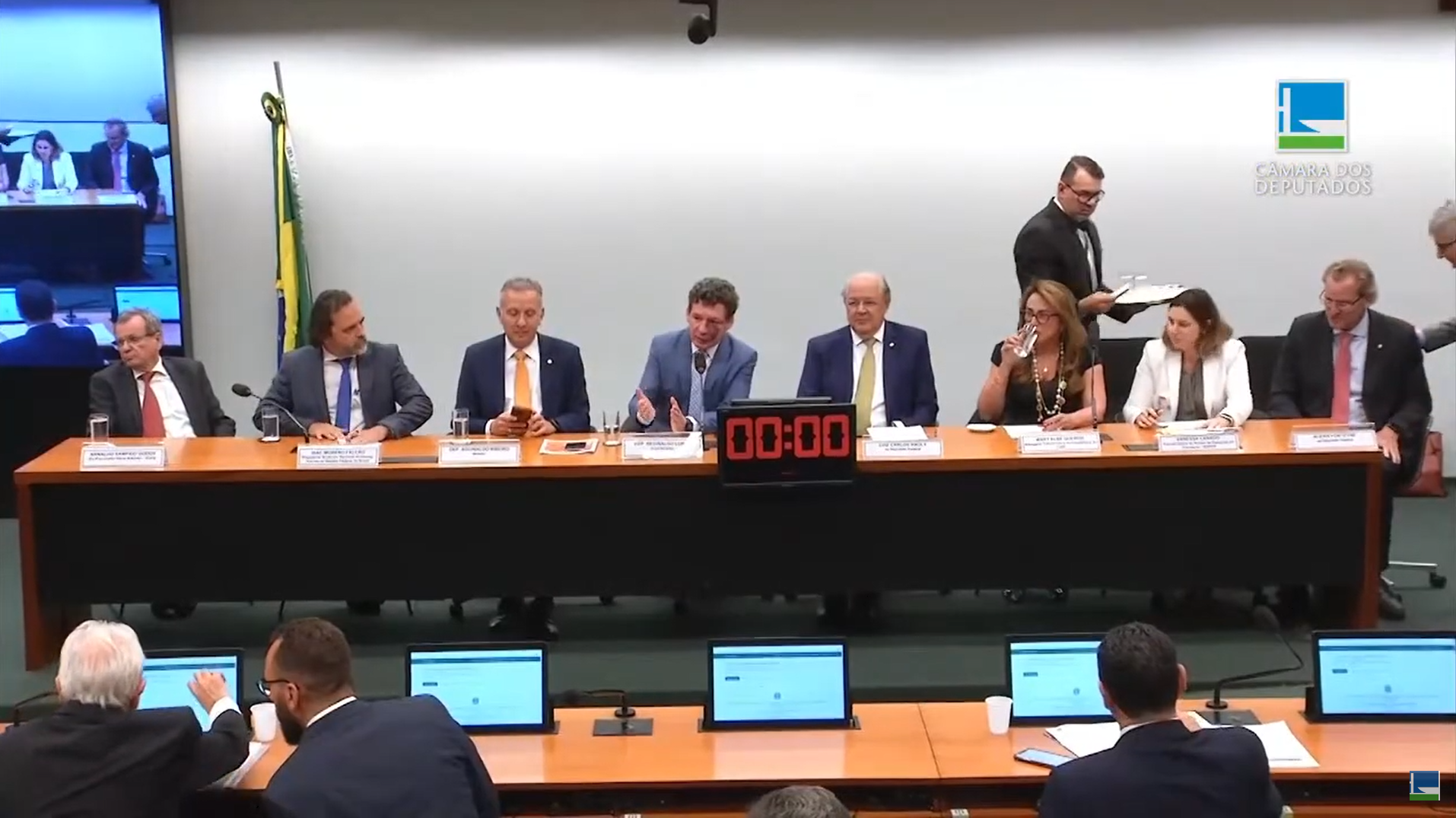 Direto da Câmara traz resumo das votações da semana no Plenário