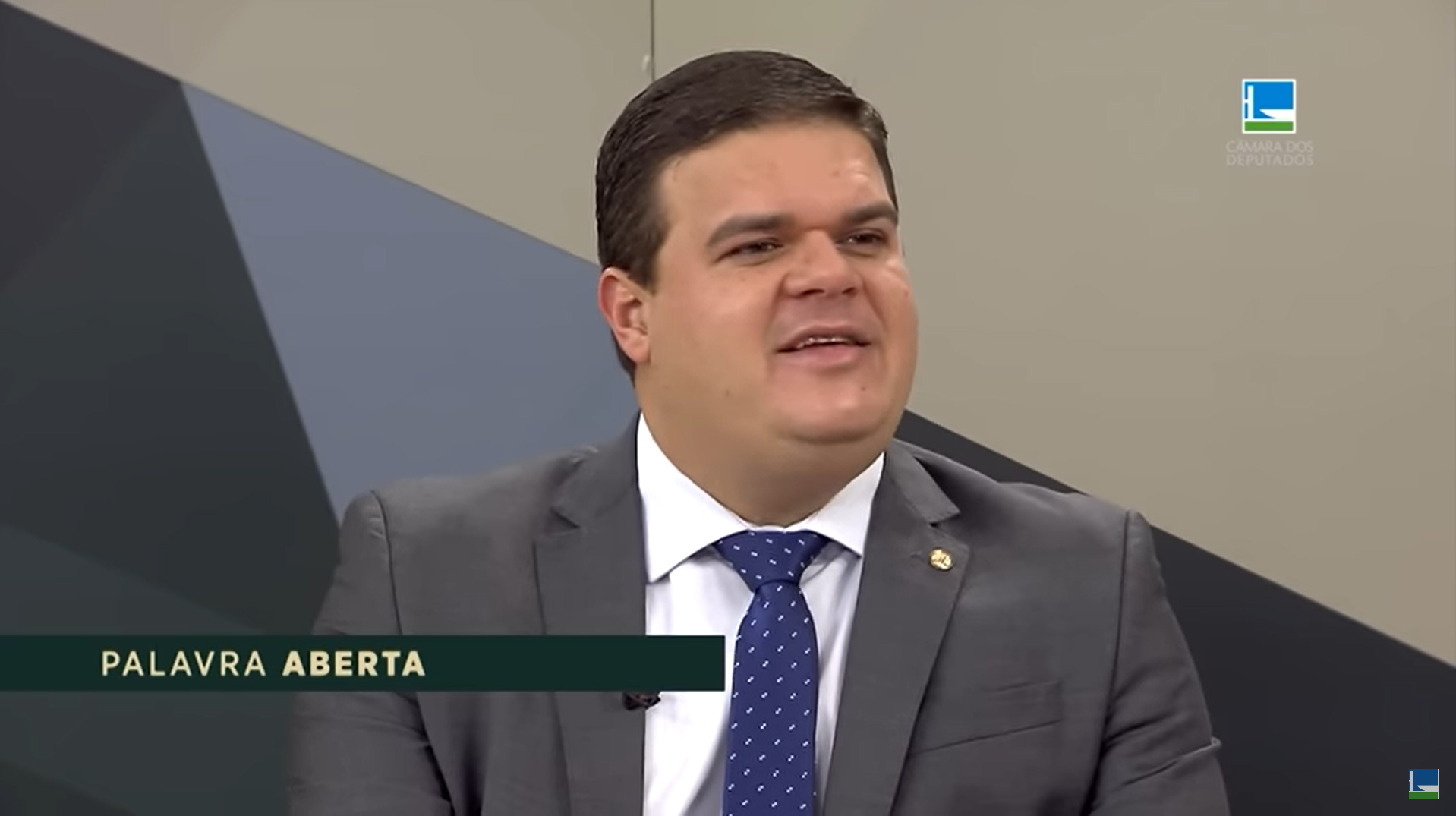 Bruno Farias explica fonte de recursos para o piso salarial da enfermagem
