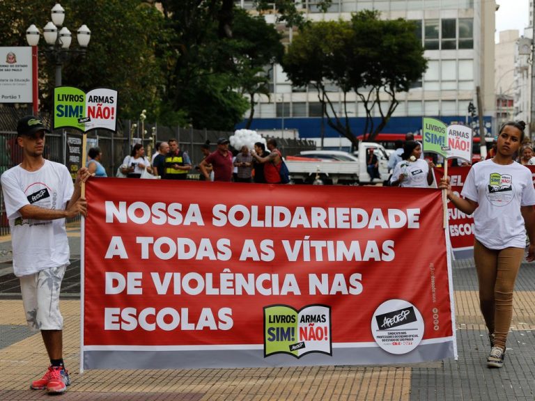 Professores de São Paulo protestam contra a violência nas escolas