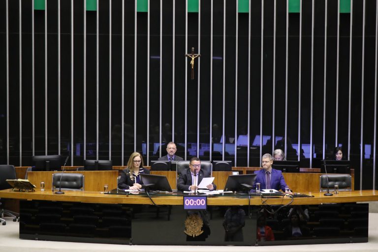 Homenagem à Semana de Conscientização do Transtorno de Déficit de Atenção com Hiperatividade (TDAH).