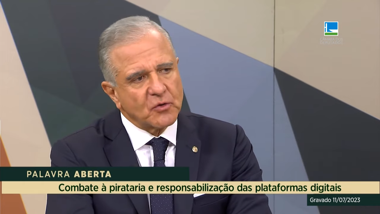 Julio Lopes defende combate à pirataria e responsabilização das plataformas digitais