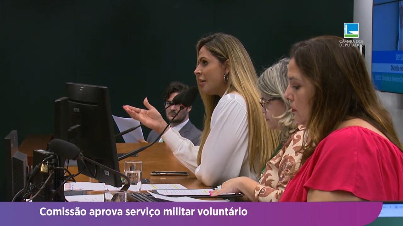 Comissão aprova serviço militar voluntário