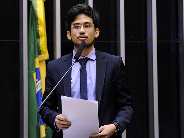 Kim Kataguiri (União/SP)- Projeto cria prazo para admissão de empregado com deficiência ou reabilitado pelo INSS