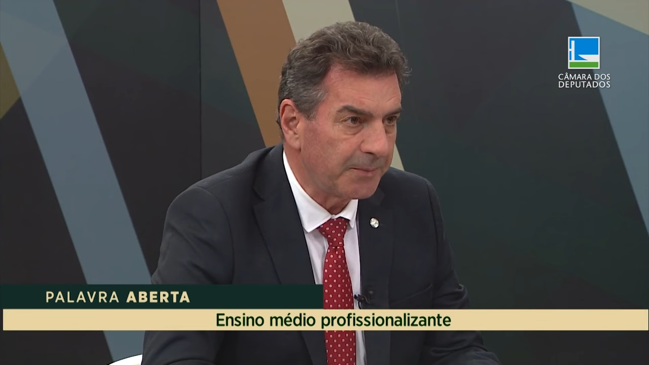 Cobalchini defende bolsas de estudo para o ensino médio profissionalizante