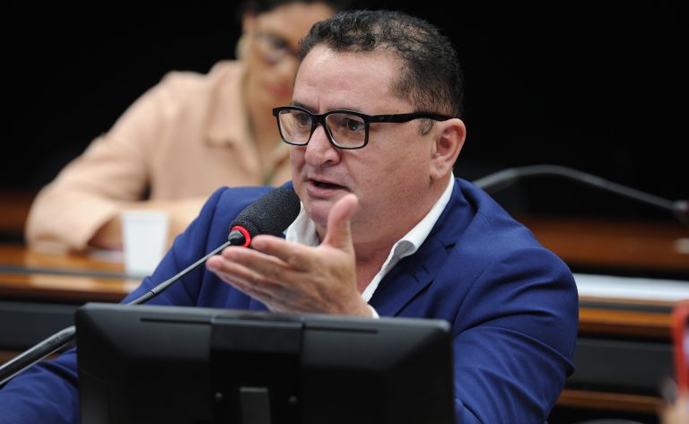 Discussão e votação do parecer. Dep. Prof. Reginaldo Veras(PV - DF)