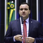 Comissão que vai analisar MP sobre renovação da carteira de motorista é instalada e elege presidente e vice