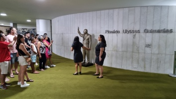 Visitação institucional ocorre apenas na Câmara dos Deputados neste sábado (13)