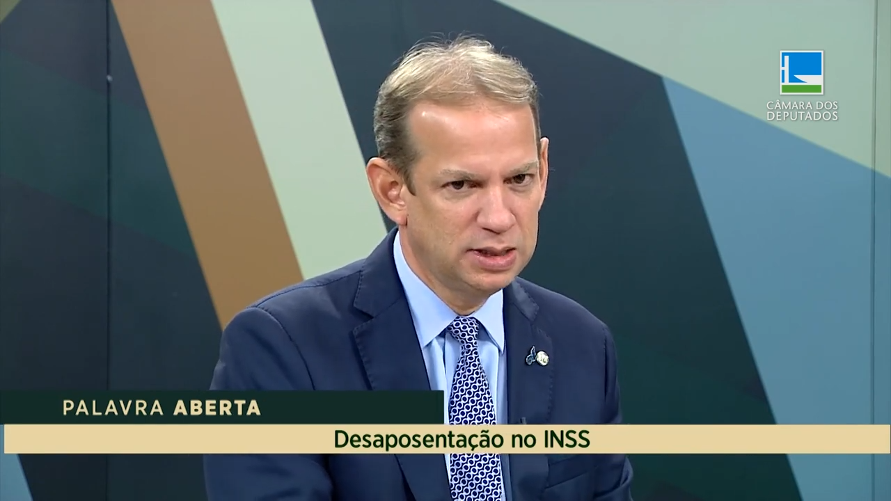 Castro Neto fala sobre renúncia de aposentadoria pelo Regime Geral de Previdência Social