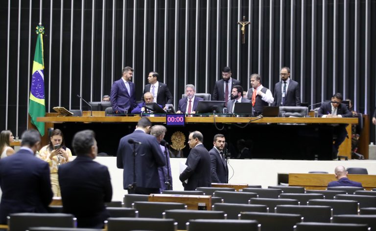 Discussão e votação de propostas. Presidente da Câmara dos Deputados, Arthur Lira