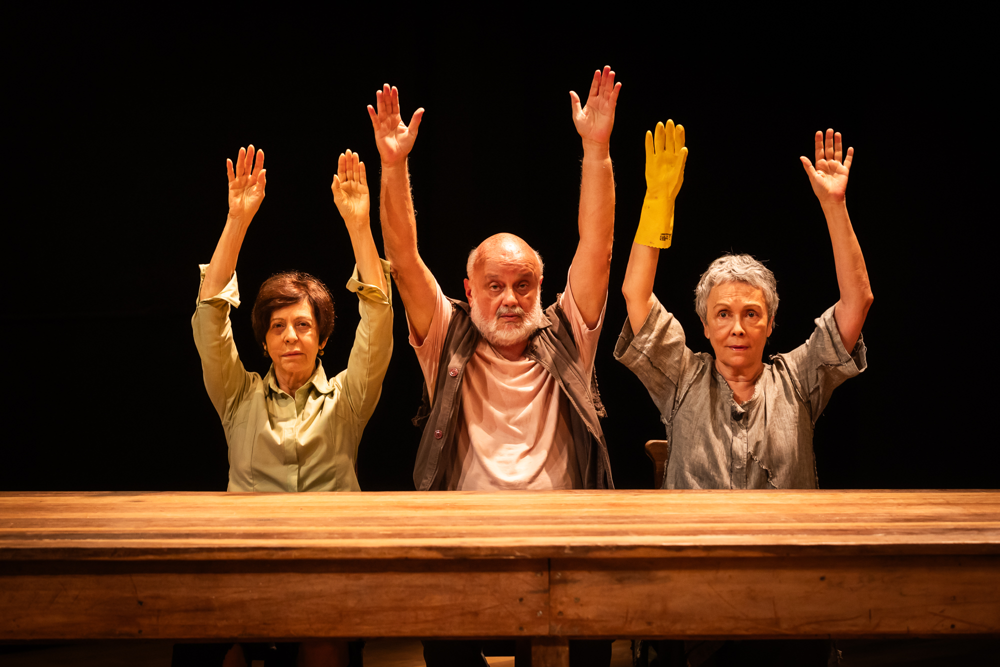 Ciência ambiental e existencialismo unem mais uma vez os atores Stella Freitas, Mario Borges e Analu Prestes