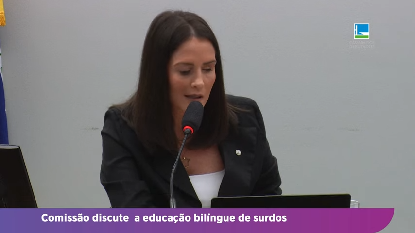 Comissão discute a educação bilíngue de surdos