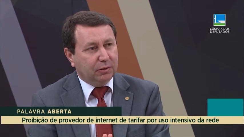 David Soares propõe proibição de valores adicionais por uso intensivo da rede