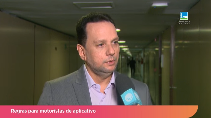 Direito à aposentadoria para motoristas de aplicativo é tema de debate