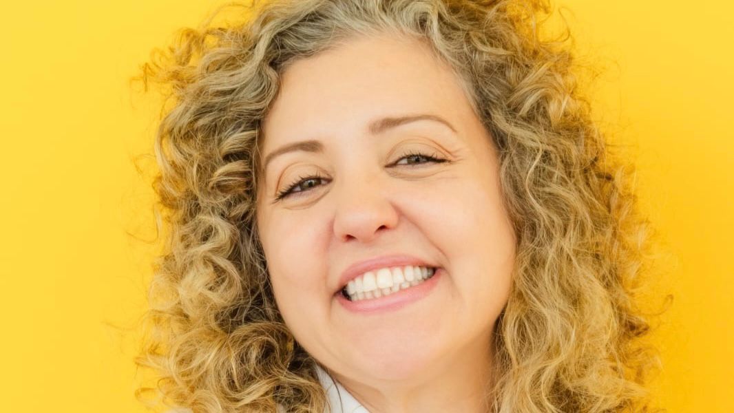 A versatilidade de Carmen San Thiago no mundo das artes visuais