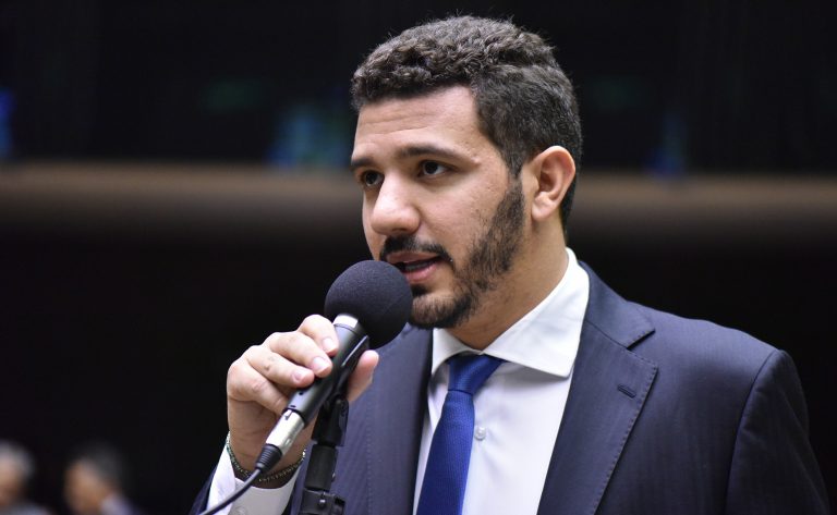 Deputado Neto Carletto (PP-BA) fala no Plenário da Câmara dos Deputados