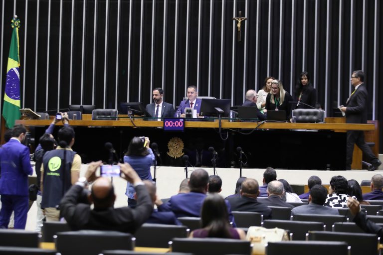 Manutenção da Redução Alíquota previdenciária patronal de 8% para municípios. Dep. Duarte Gonçalves Jr (REPUBLICANOS - MG); Dep. Gilson Daniel (PODE-ES)