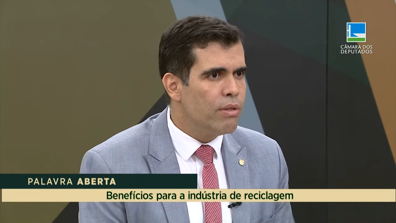 Ricardo Ayres apoia benefícios para a indústria de reciclagem