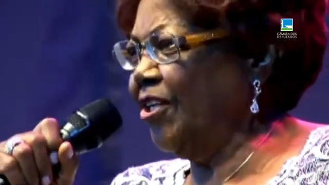 Sancionada lei que institui o Dia da Mulher Sambista