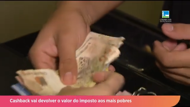 Governo federal quer devolver dinheiro de impostos para famílias de baixa renda