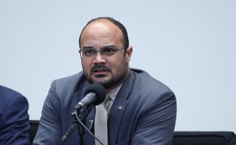 A doutrinação ideológica no ensino. Dep. Capitão Alden (PL - BA)