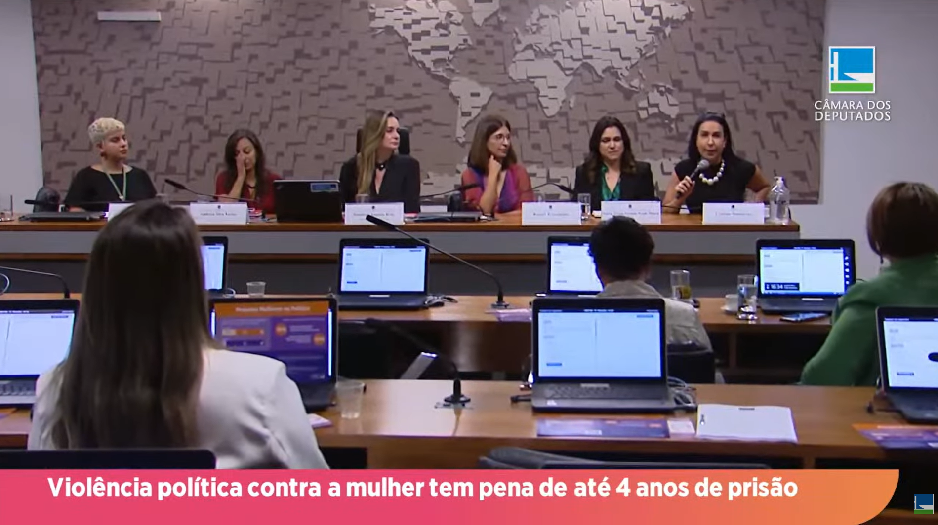 Série da TV Câmara aborda violência política contra a mulher