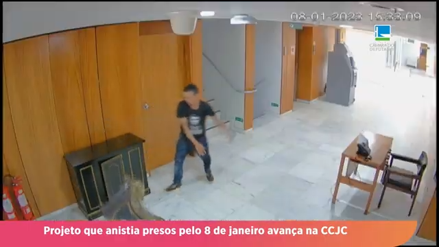 Avança projeto que anistia presos pelo 8 de janeiro