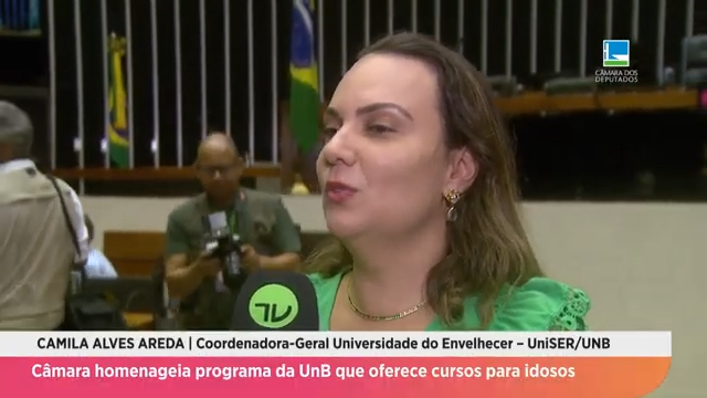 Câmara homenageia programa da UnB que oferece cursos para idosos