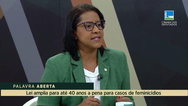 Gisela Simona fala sobre nova lei do feminicídio que propõe prisão de até 40 anos