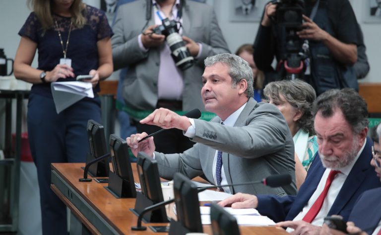 Discussão e votação de propostas legislativas. Dep. Lindbergh Farias (PT-RJ)