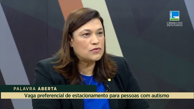 Maria Rosas defende vaga preferencial de estacionamento para pessoas com autismo