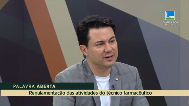 Clodoaldo Magalhães detalha a regulamentação das atividades do técnico farmacêutico