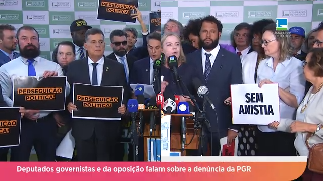 Deputados governistas e da oposição comentam denúncia da PGR contra Bolsonaro